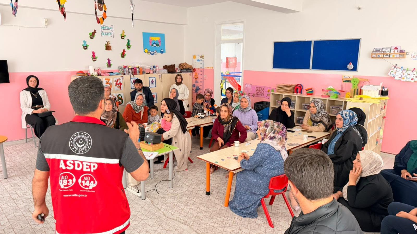 Hilvan Sosyal Hizmet Merkezinden Velilere Yönelik Bilgilendirme Eğitimi
