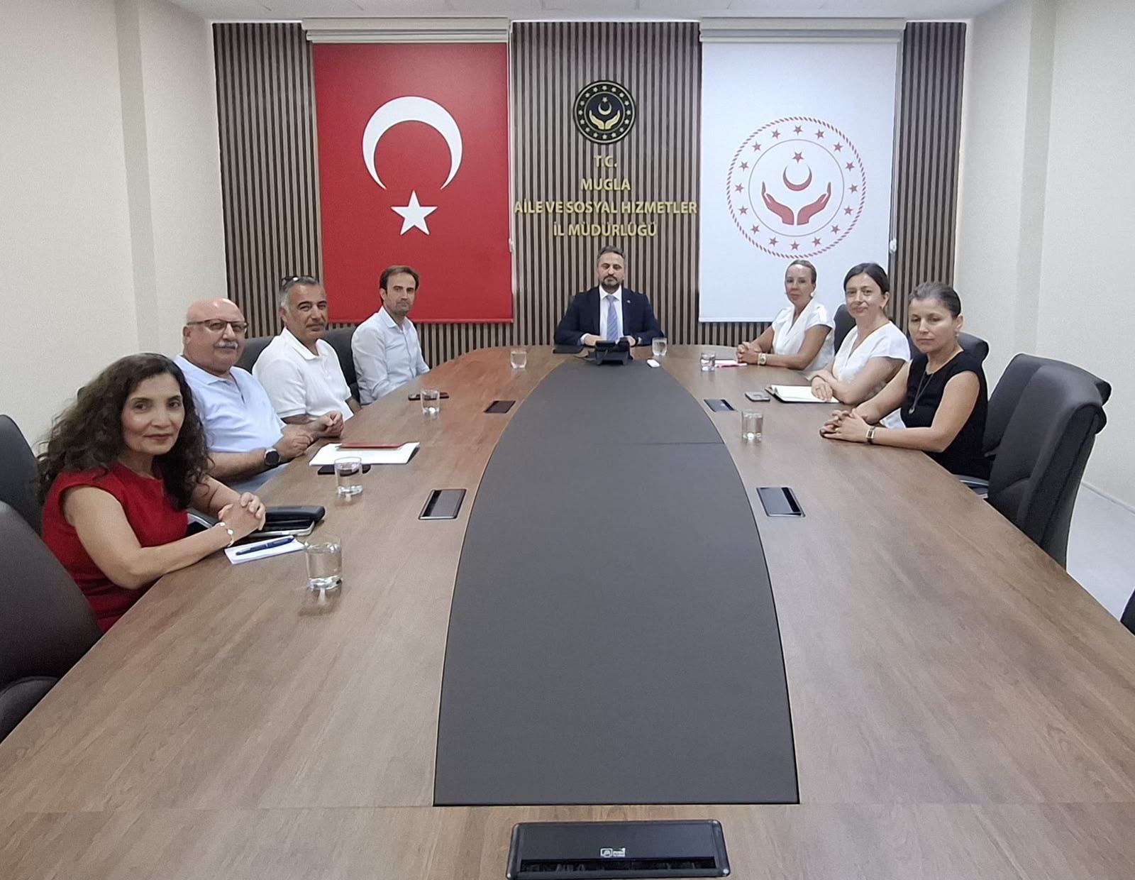 İl Müdürümüz Mahmut SELÇUK, Müdürlüğümüze bağlı Menteşe ilçemizde hizmet veren kuruluşlarımızın müdürleri ile bir araya geldi.