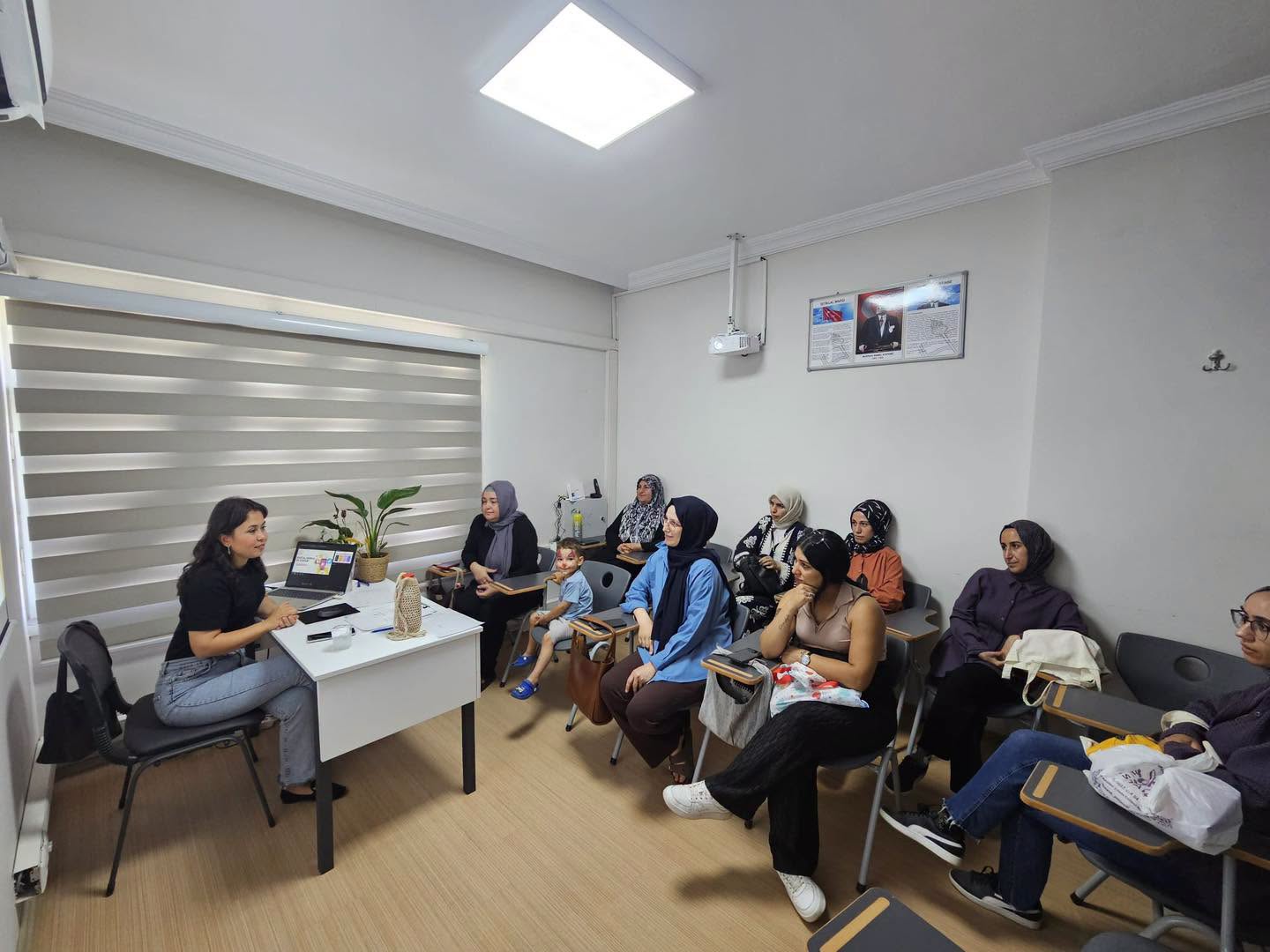 Salihli’de Kursiyerlere Dijital Ebeveynlik Eğitimi Verildi