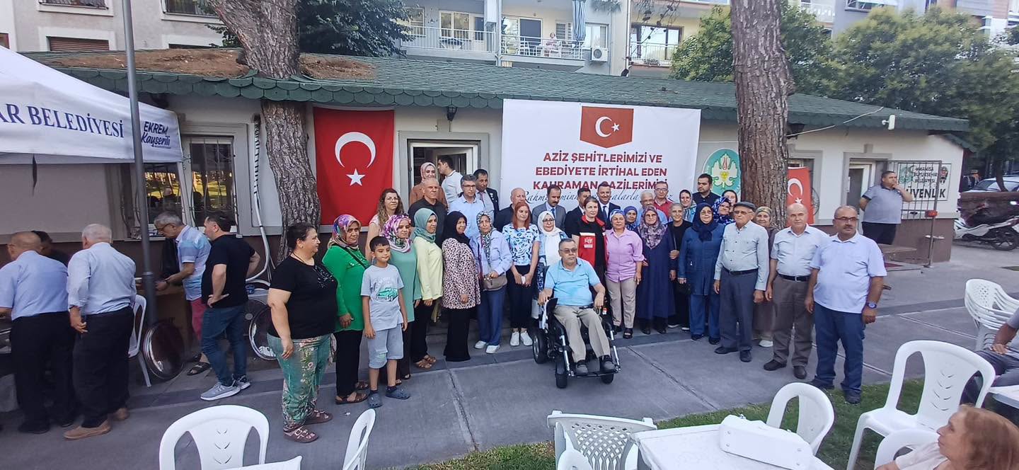 Akhisar Sosyal Hizmet Merkezimiz Aşure Hayrında Şehit Yakınlarımız ve Gazilerimizle Bir Araya Geldi