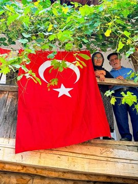 15 Temmuz şehidimiz Mustafa Koçak’ın kıymetli annesi Züleyha Koçak ile babası İbrahim Koçak’ı hanelerinde ziyaret etti.