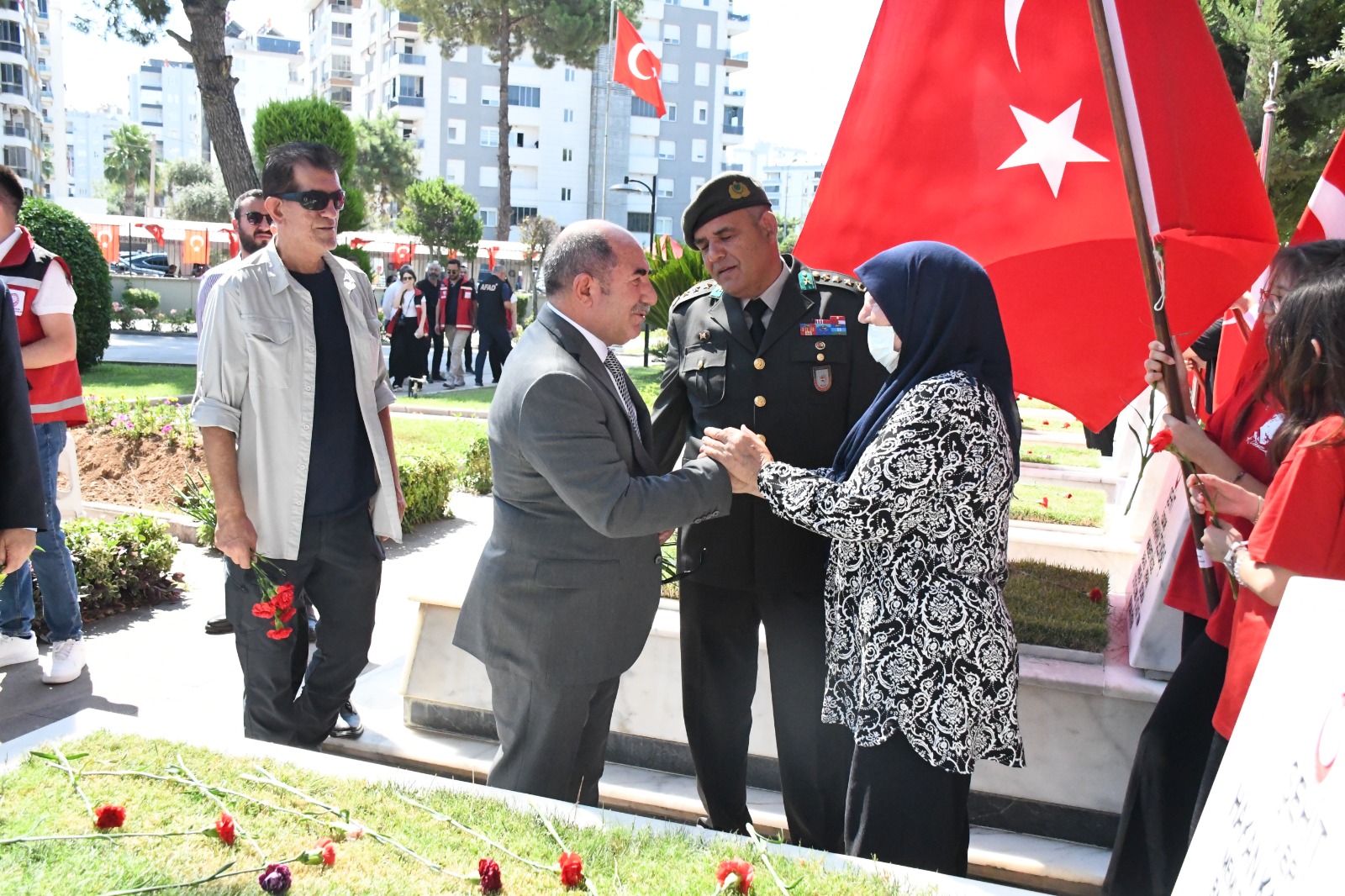15 Temmuz Şehitleri ve Aileleri Ziyaret Edildi