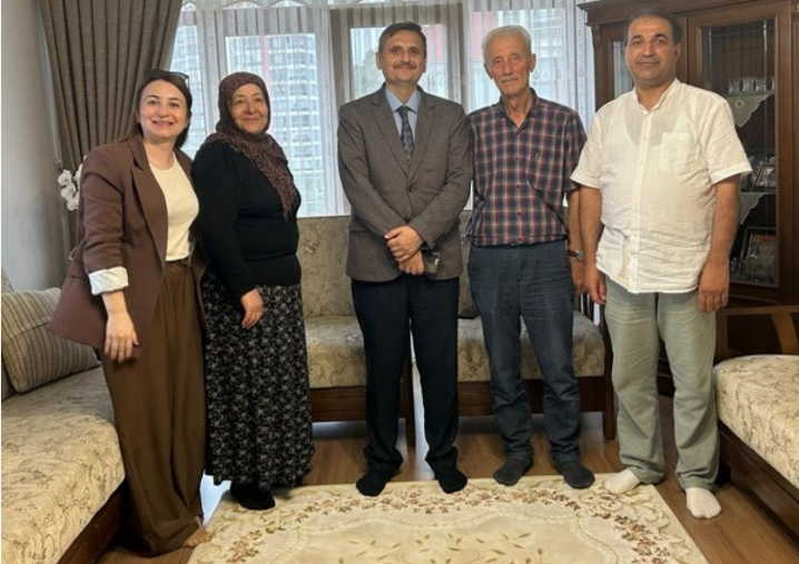  Kıbrıs Gazimiz Remzi Yılmaz Ve Eşi Hanesinde Ziyaret Edildi.