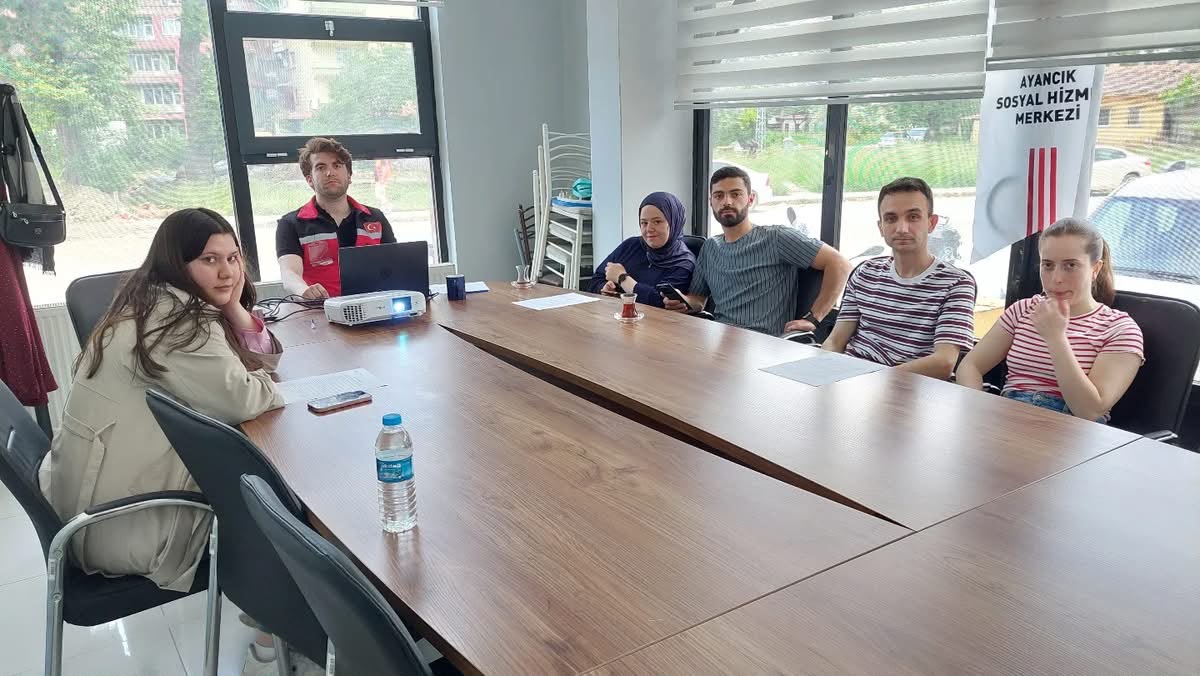 Ayancık'ta Evlenecek Genç Çiftlere Evlilik Öncesi Eğitim Verildi