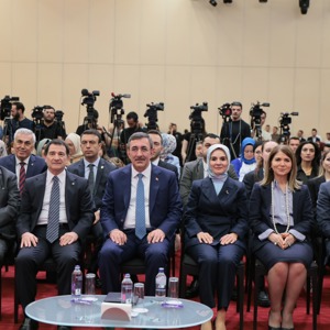 Bakanımız Göktaş, "Ulusal Halk Sağlığı ve Güvenlik Sorunu: Bağımlılık" sempozyumunda konuştu - fotoğraf 4
