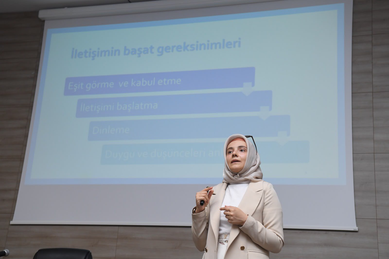 Onikişubat Belediyesi Personeline Aile İçi İletişim Eğitimi