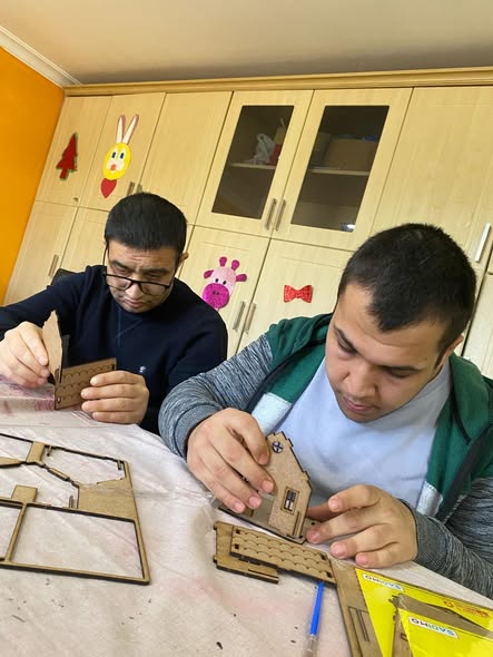 El İşi Atölyesinde Üreten Eller