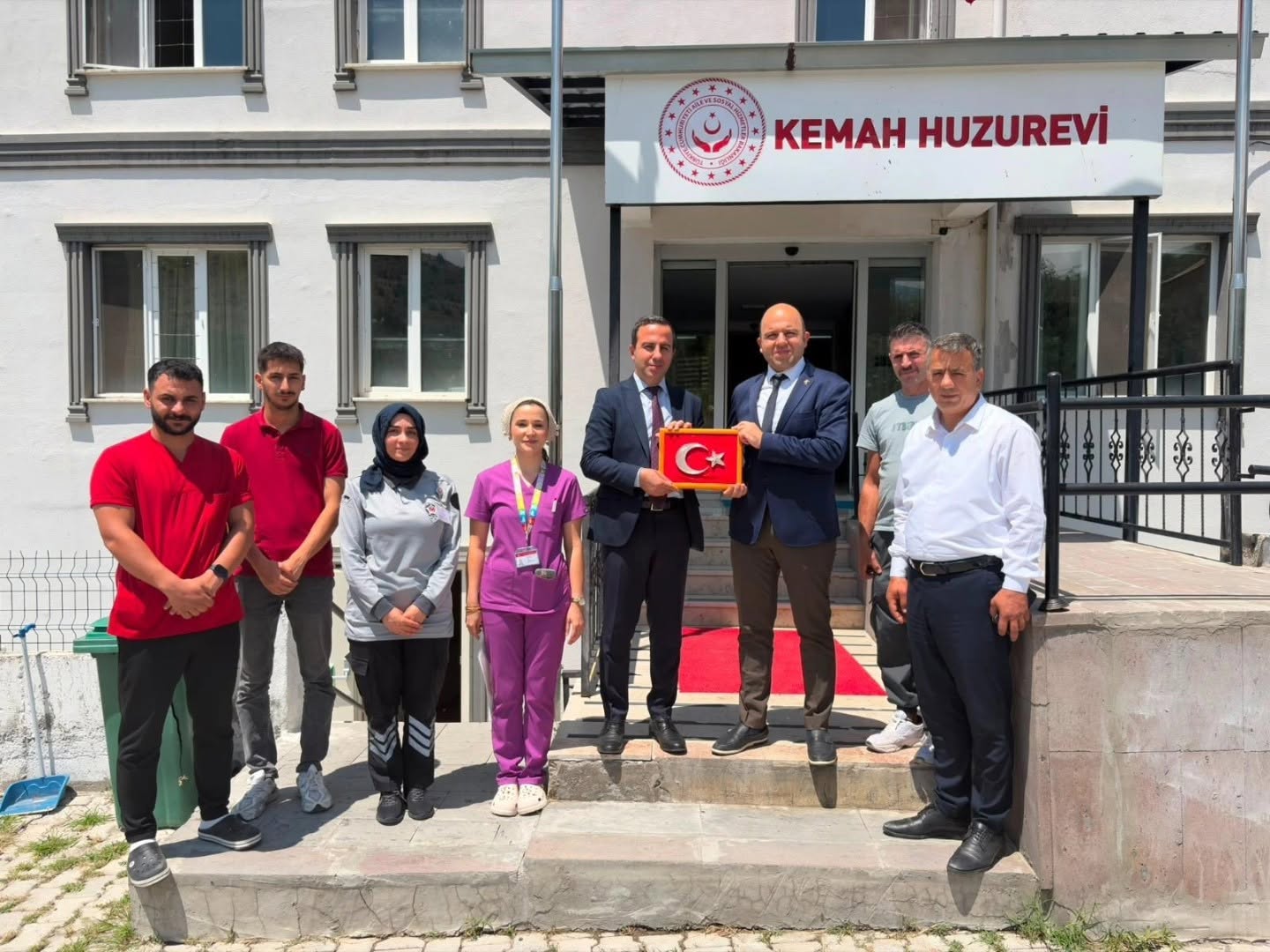 İl Müdürümüz Sayın Abdulhalim Ünalan, Kemah Huzurevini ziyaret ederek kıymetli büyüklerimizle bir araya geldi.