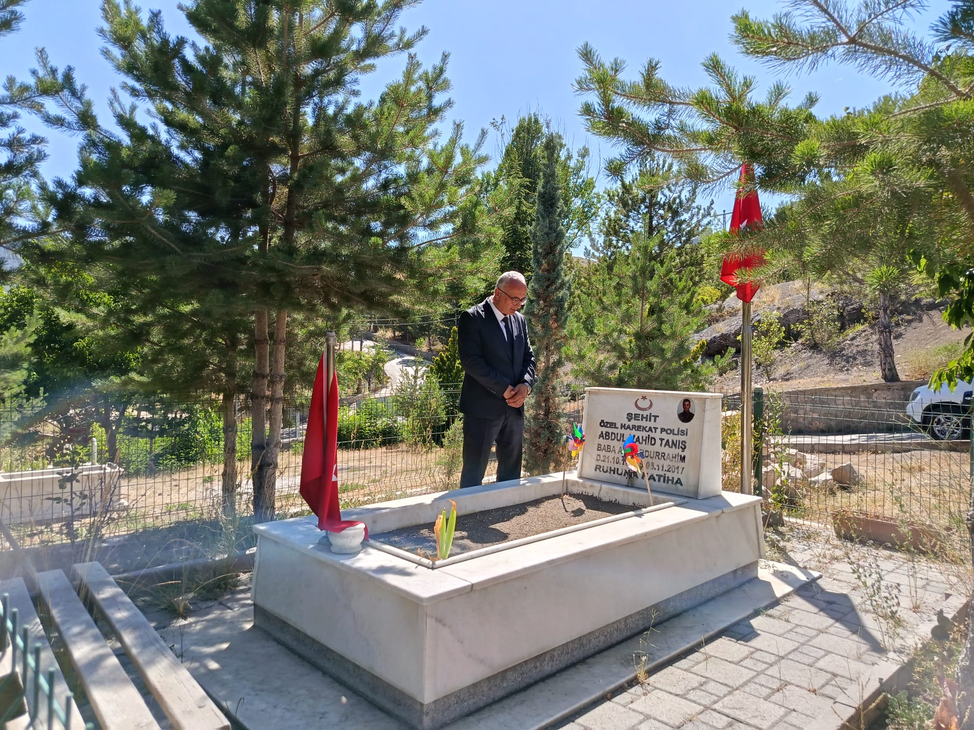 İl Müdürümüzden Aziz Şehidimiz Harekat Polisi Abdul Vahid TANIŞ'ın Kabrine Ziyaret