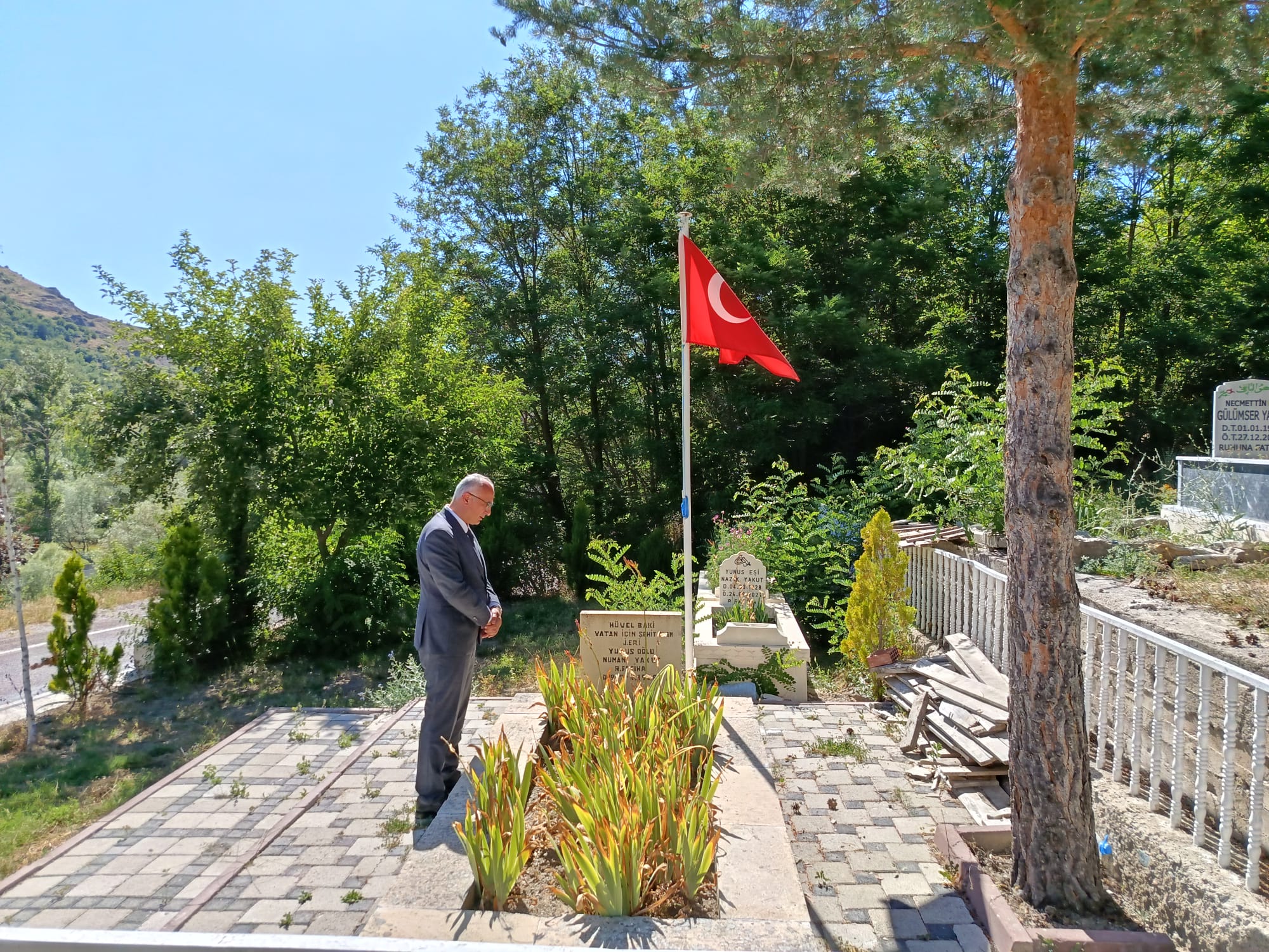 İl Müdürümüzden Aziz Şehidimiz Jandarma Er Numan YAKUT'un Kabrine Ziyaret