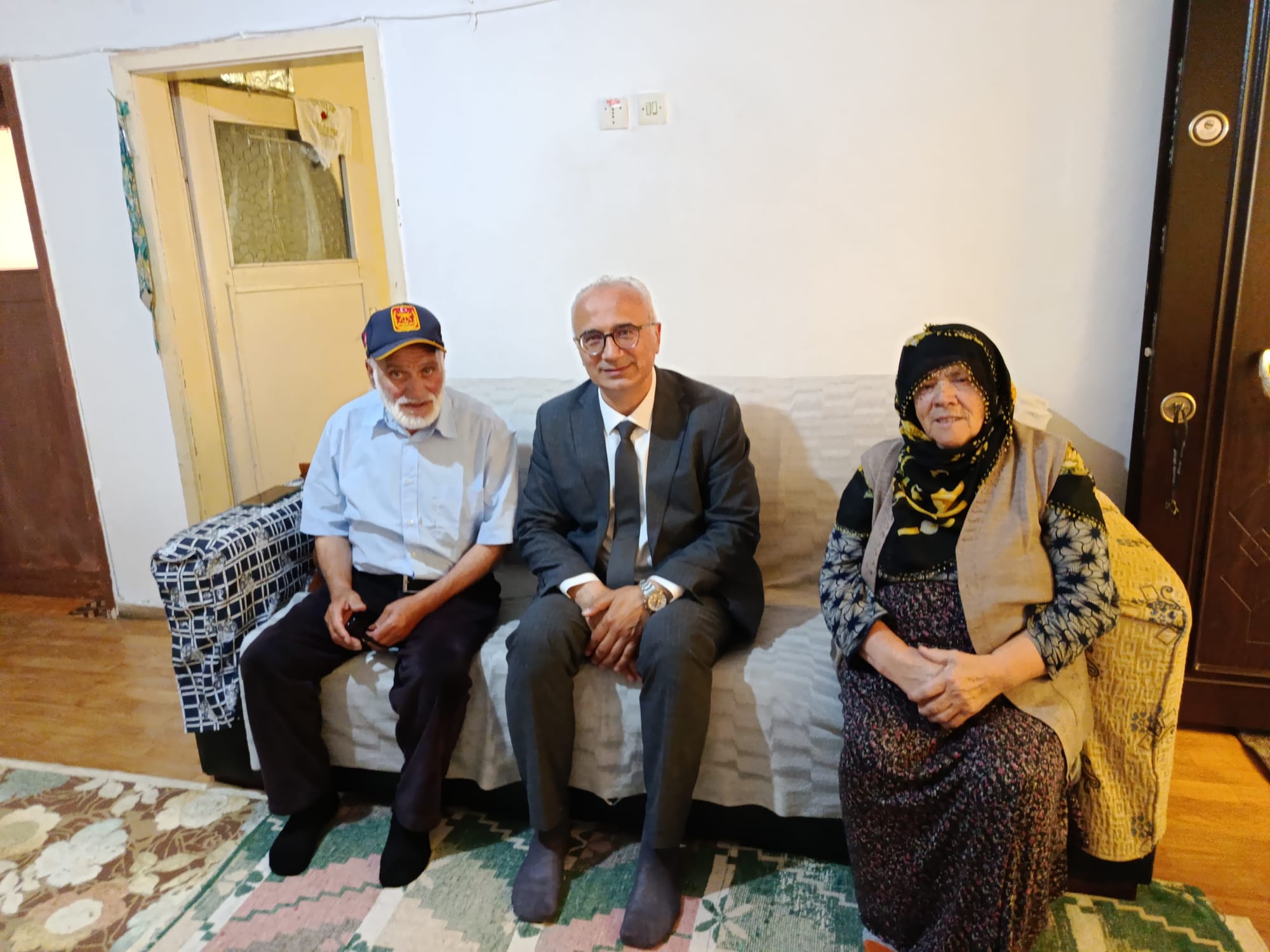 İl Müdürümüz Sayın Dr. Cengiz MADEN'den Kıbrıs Gazimiz Fevzi EZBER'e Ziyaret