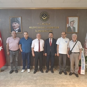 Muğla Zihinsel Engelliler Derneği Başkanı Menderes ÇETİNÖZLÜ, İl Müdürümüz Mahmut SELÇUK’u makamında ziyaret etti.  - fotoğraf 1