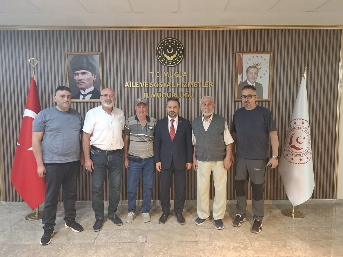 Nevşehir Aile ve Sosyal Hizmetler İl Müdürlüğüne bağlı huzurevinde kalan büyüklerimiz, İl Müdürümüz Mahmut SELÇUK’u makamında ziyaret etti.