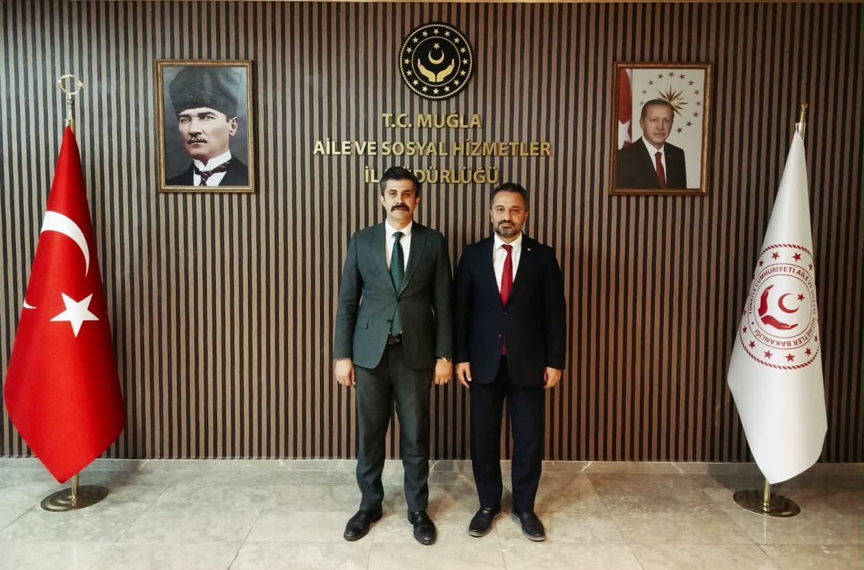 Muğla Göç İdaresi İl Müdürü Cihad GEZEN, İl Müdürümüz Mahmut SELÇUK’u makamında ziyaret etti.