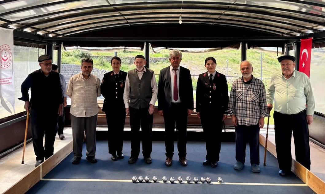 Jandarmamızdan Büyüklerimize Vefa Ziyareti
