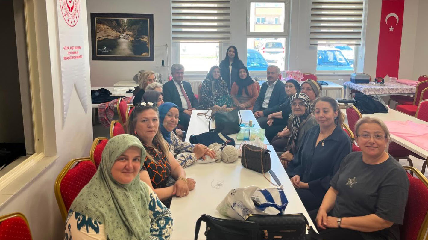 İl Müdürümüz Harun Köksalan’dan Sanata Teşvik ve Sanatla Yaşam Kursumuza Ziyaret 
