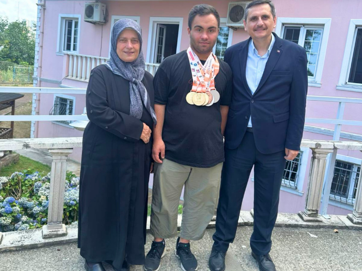Milli Sporcumuz Abdullah İnan, O Gün Bizlere, “Madalyalarımı Kazanıp Tekrar Geleceğim.” Diyerek Söz Vermişti.
