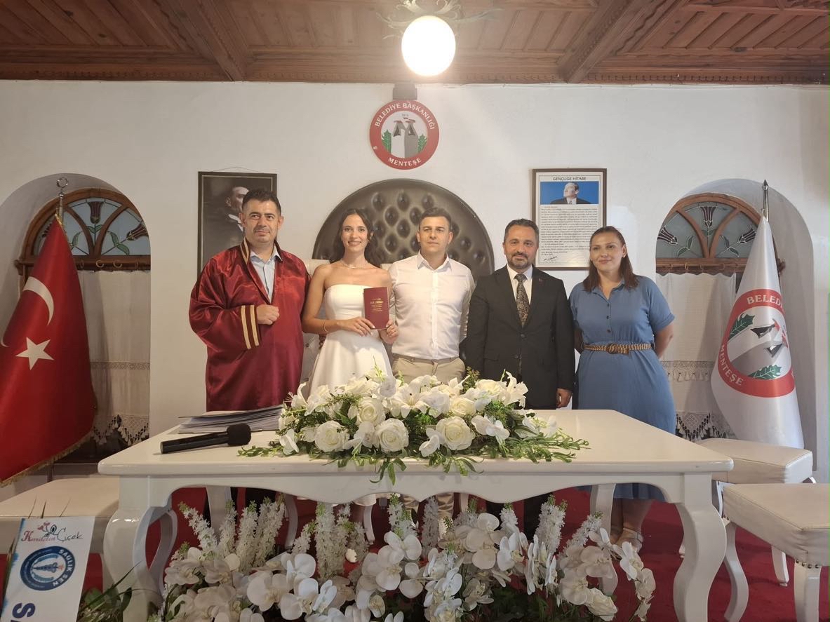 İL MÜDÜRÜMÜZ MAHMUT SELÇUK, PERSONELLERİMİZİN NİKÂH TÖRENİNE KATILDI 