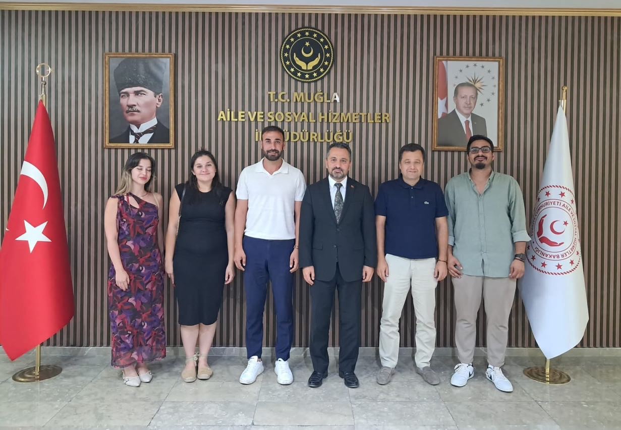 Fethiye Özel Bakım Merkezi sahibi Enver BİRİM ve yöneticileri, İl Müdürümüz Mahmut SELÇUK’u makamında ziyaret etti.