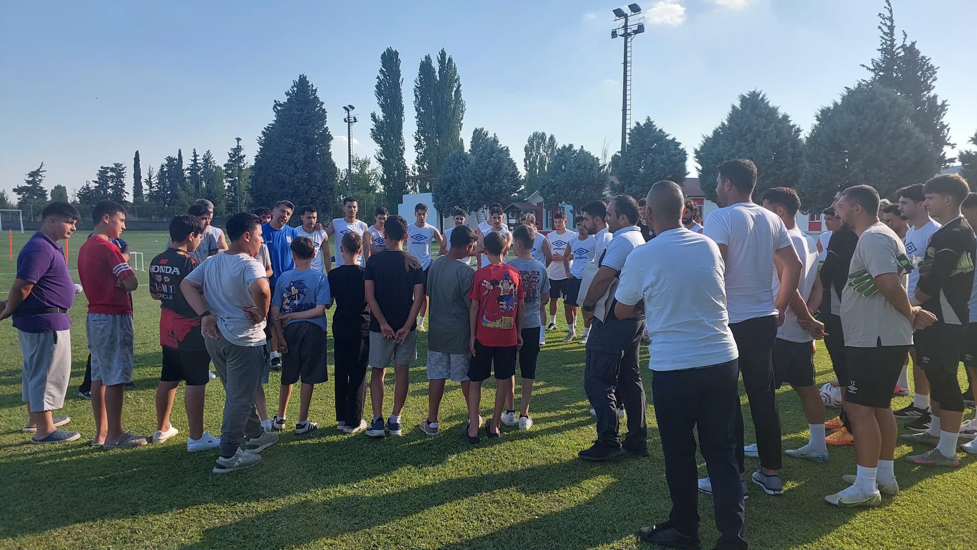 Çocuklarımızdan Balıkesirspor’a Anlamlı Ziyaret