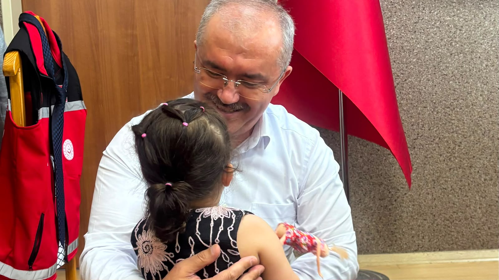 Devlet Korumasındaki Evladımız Koruyucu Ailesine Verildi