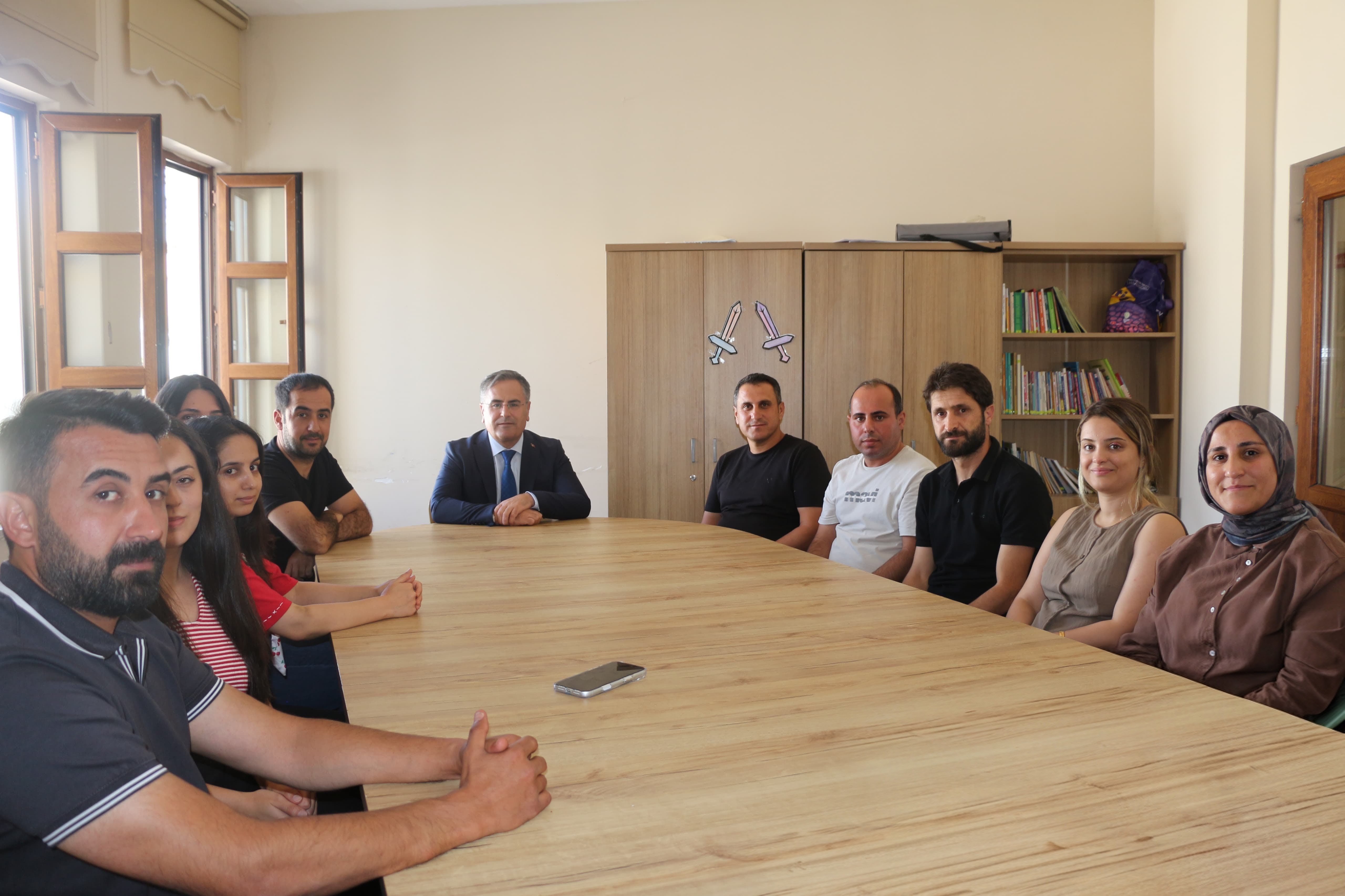 İl Müdürümüz Vefa Akdoğan, Müdürlüğümüze bağlı olarak hizmet veren Çocuk Evleri Sitesi Müdürlüğünü ziyaret etti