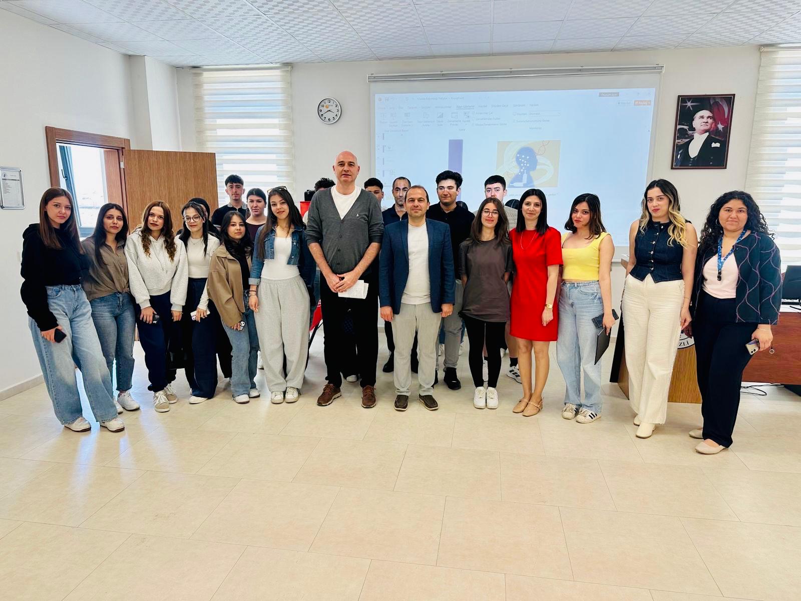 Serinhisar Meslek Yüksekokulu Öğrencilerine Yönelik Madde Bağımlılığı Eğitimi Düzenlendi