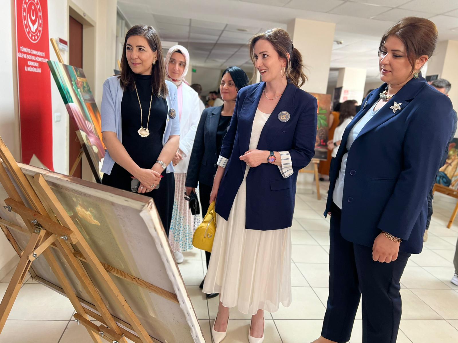 Bir eğitim-öğretim yılını daha başarıyla tamamlayan çocuklarımızın emekleri, yetenekleri ve mutlulukları düzenlenen Dönem Sonu Etkinliği Programı ile taçlandırıldı.