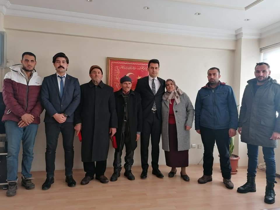 Kahraman Kıbrıs Gazilerimiz Madalyalarını Bulanık Kaymakamından aldı