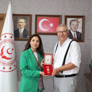 Kıbrıs Gazimiz Necati Akgül’e Milli Mücadele Madalyası ve Beratı Takdim Edildi. - fotoğraf 1