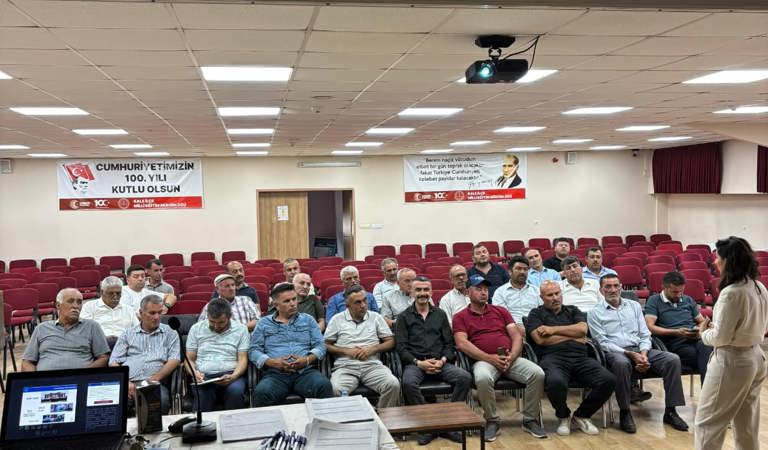 Tavas, Kale ve Beyağaç İlçelerinde Muhtarlara Yönelik Sosyal Risk Haritaları ve Aile Rehberi Sistemi Bilgilendirme Toplantısı Gerçekleştirildi