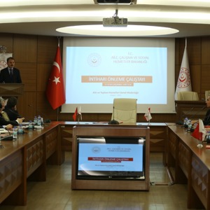 İntiharı Önleme Çalıştayı 15 Ocak 2020 tarihinde Bakanlığımız Emek Yerleşkesi Reşat Moralı Toplantı salonunda gerçekleştirilmiştir - fotoğraf 1
