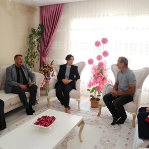 İl Müdürümüz Arzu Çıngır’dan Şehit Ailesine Babalar Günü Ziyareti - fotoğraf 1