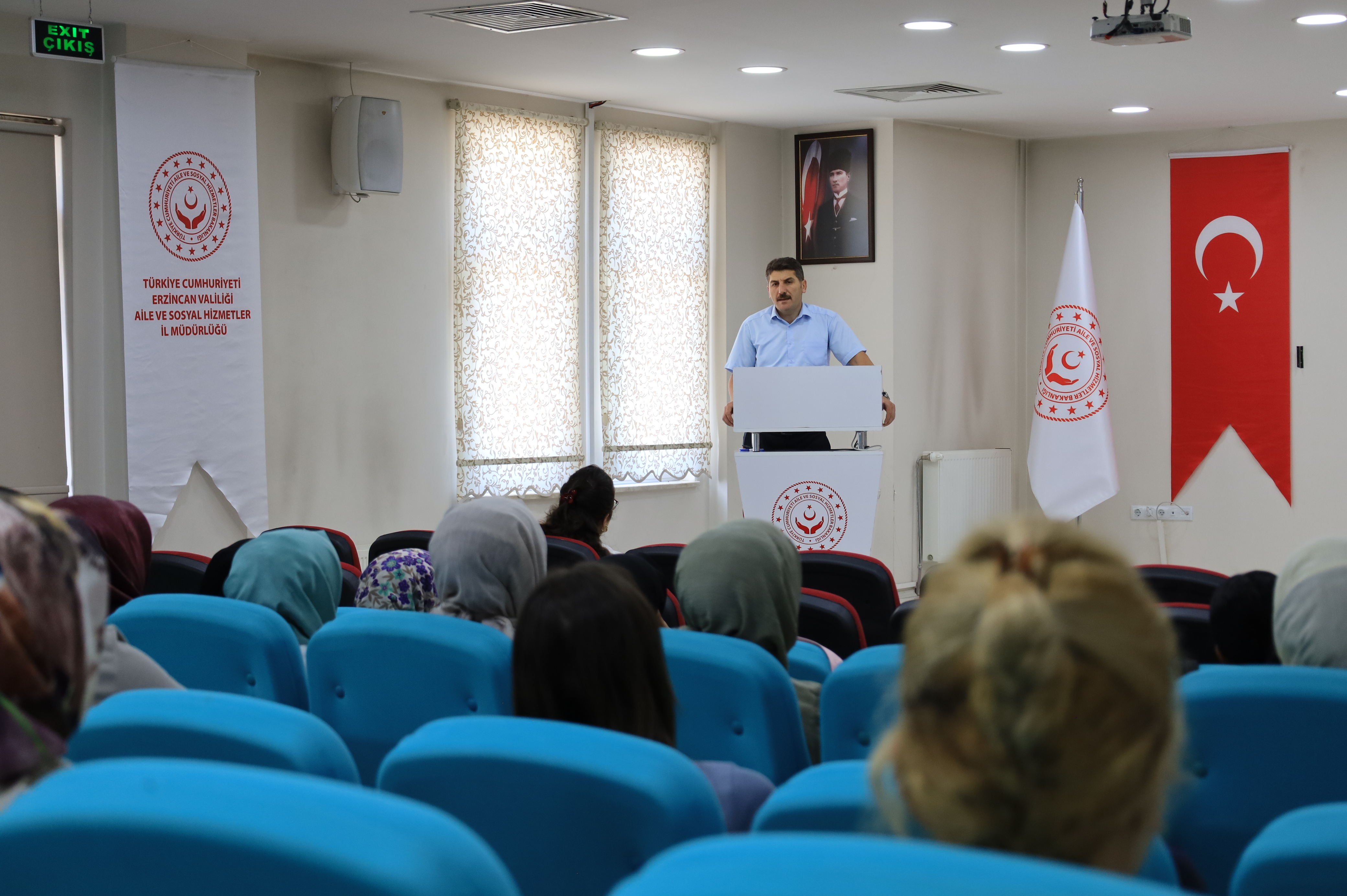 Bakanlığımız Eğitim ve Yayın Dairesi Başkanlığının öncülüğünde, İl Müdürlüğümüz koordinasyonunda, göreve yeni başlayan bakım personeline yönelik düzenlenen Menti-Mentör Eğitim Programı, uzman eğitmenlerin katkılarıyla gerçekleştirildi