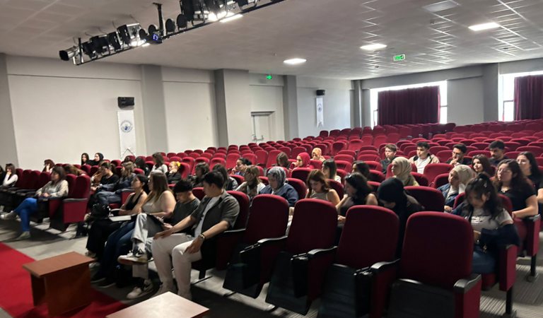 Aile Eğitim Programı Kapsamında “Bilinçli Medya Kullanımı” Eğitimi Gerçekleştirildi