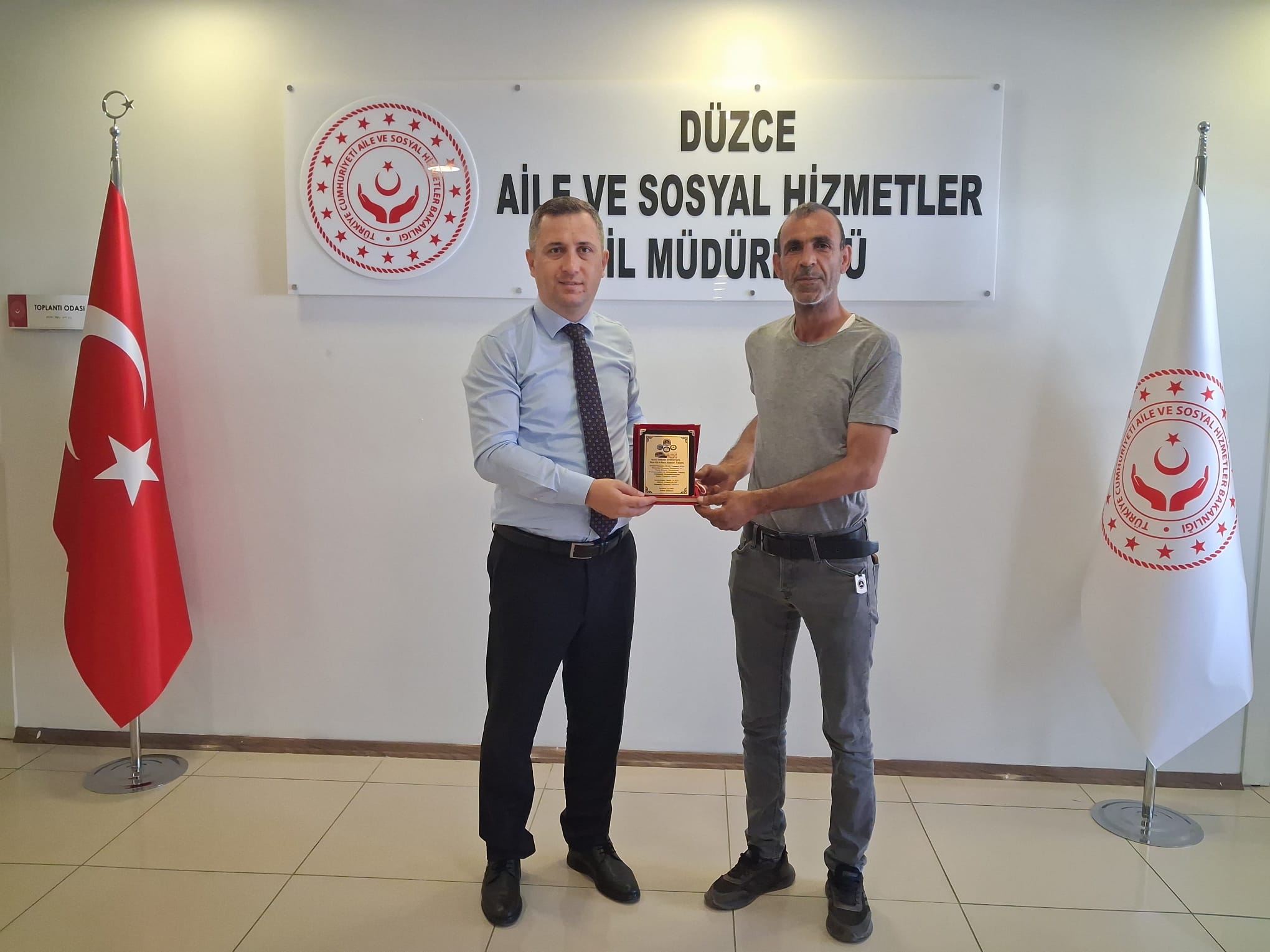 Mercedes Team 16 Düzce Temsilcisi İbrahim Doğru İl Müdürümüzü Ziyaret Etti.