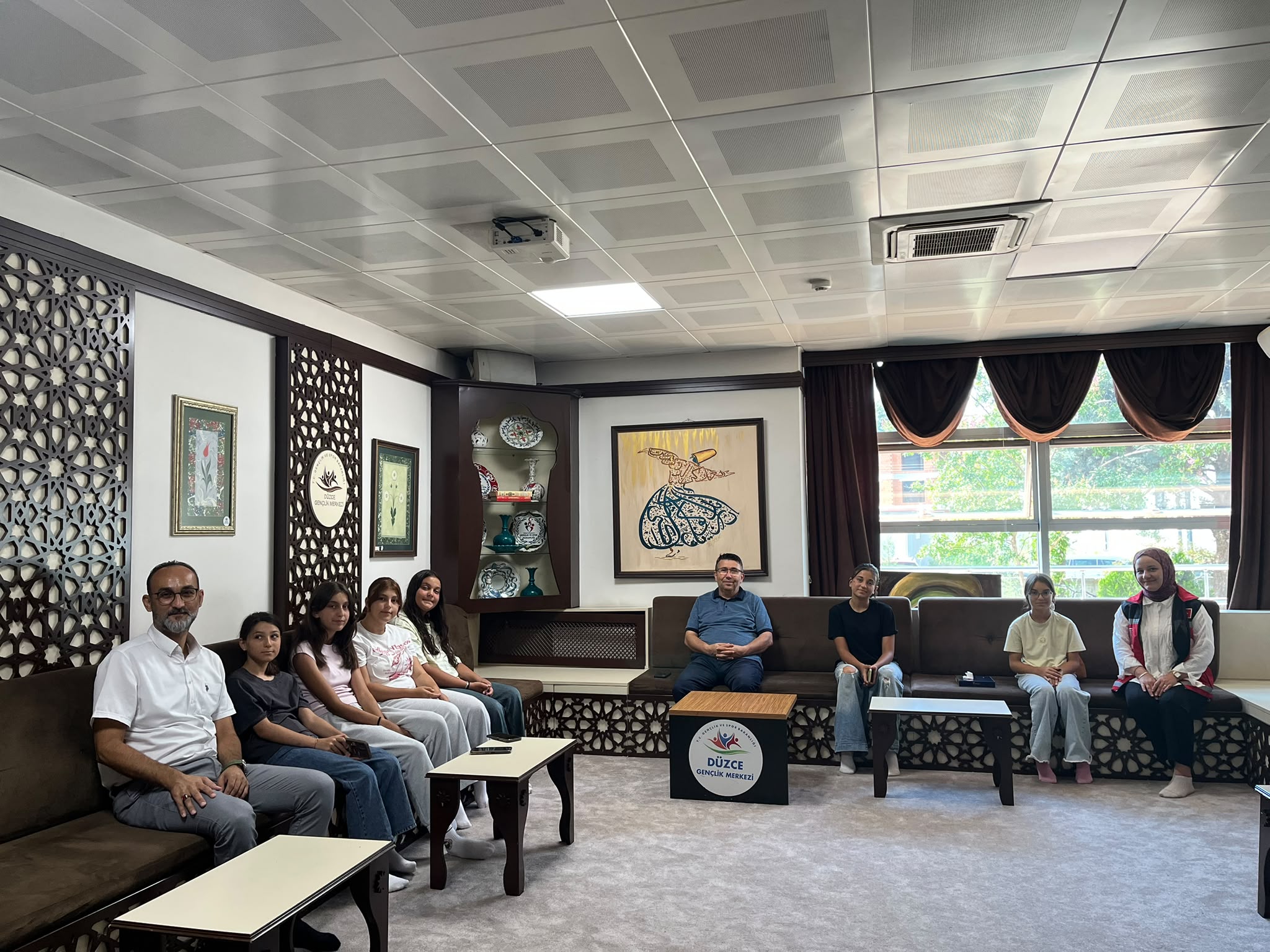 "Aziz Milletimizin Emanetleri Ecdadın İzinde, Düşüncenin Özünde" Projesi Kapsamında Çanakkale ve Bursa Gezisi Öncesi Eğitim Programı Düzenlendi.