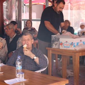BİLECİK HUZUREVİNDE DONDURMA İKRAMI ETKİNLİĞİ - fotoğraf 2