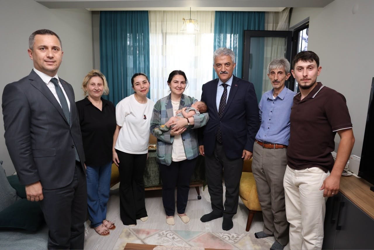 Aile ve Gençlik Fonu Evlenecek Gençlerin Desteklenmesi Projesi" Kapsamında Destek Alarak Evlenen Genç Aile Ziyaret Edildi.