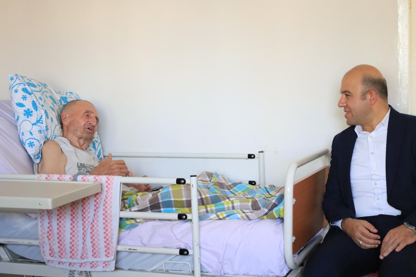Kahraman Kıbrıs Gazimiz Sayın Sabit Özmen İl Müdürümüz Sayın Abdulhalim Ünalan tarafından evinde ziyaret edildi.