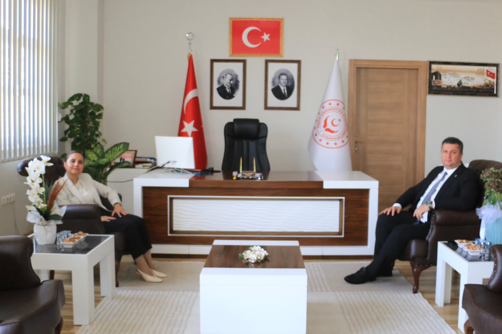 VALİ YARDIMCIMIZ SAYIN ARMAĞAN TURAN, İL MÜDÜRÜMÜZ SAYIN SERDAR DEMİRCİ’Yİ ZİYARET ETTİ
