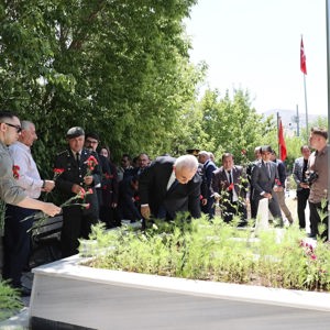 15 Temmuz Anma Programı Kapsamında Muş Şehitliği Ziyaret Edildi - fotoğraf 3