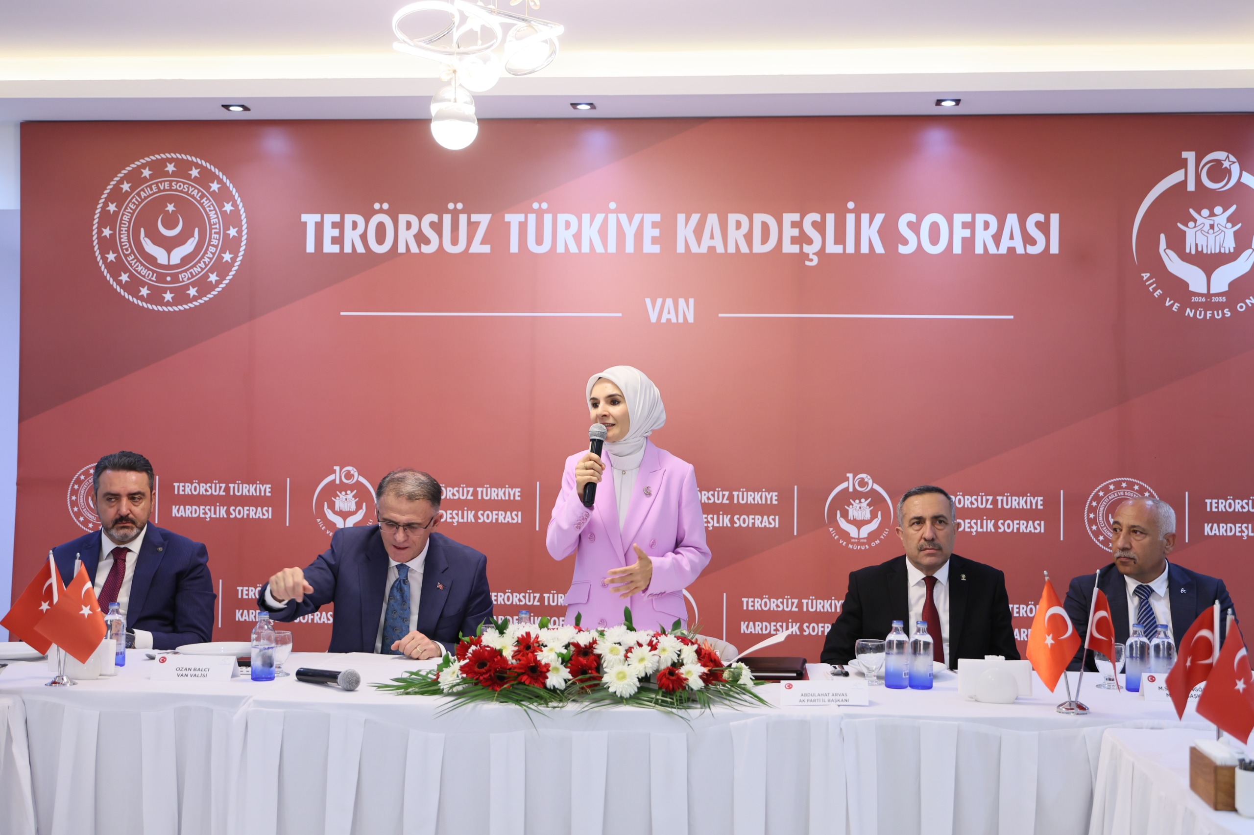 Bakanımız Göktaş, Van'da "Terörsüz Türkiye Kardeşlik Sofrası"nda konuştu: