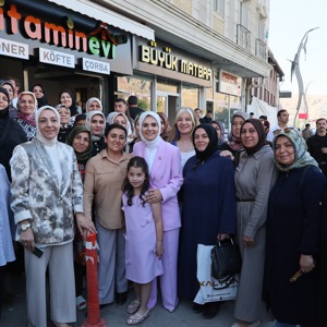 Bakanımız Göktaş, Van'da "Terörsüz Türkiye Kardeşlik Sofrası"nda konuştu: - fotoğraf 11