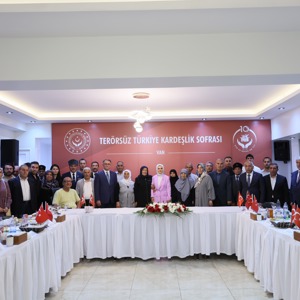 Bakanımız Göktaş, Van'da "Terörsüz Türkiye Kardeşlik Sofrası"nda konuştu: - fotoğraf 39