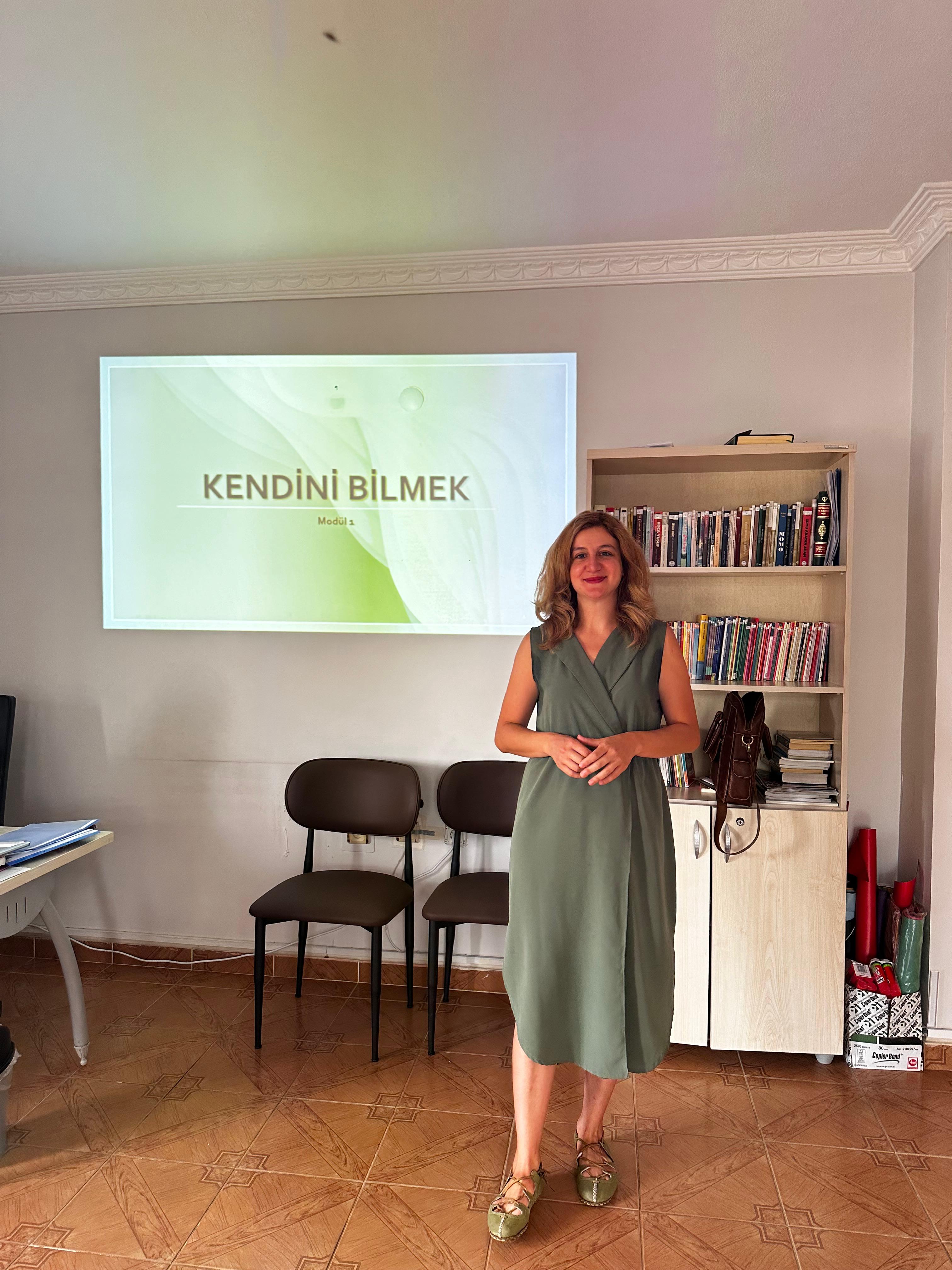Modüler Aile Eğitim Programı kapsamında “Kendini Bilmek” konulu eğitim gerçekleştirildi.