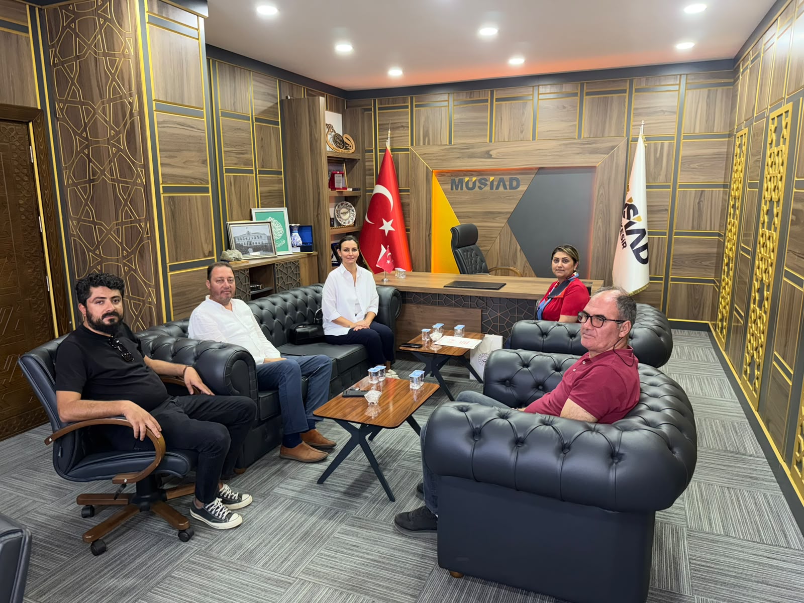 İl Müdürümüz Sayın Emine BÖÇKÜN, MÜSİAD Balıkesir Temsilcisi Sayın Tuğrul DEMİRBAŞ’a ziyaret gerçekleştirdi.
