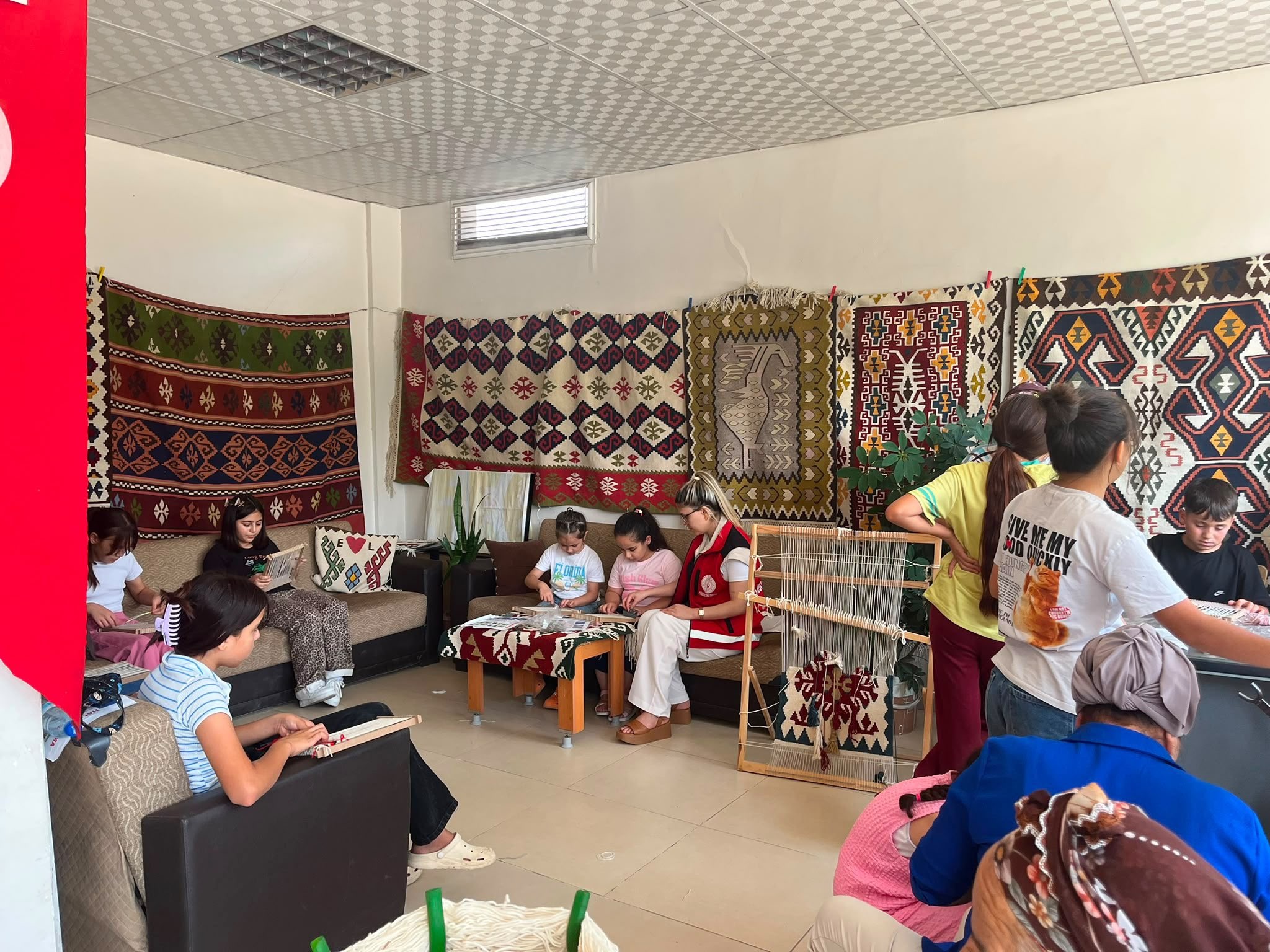 Kadirli Sosyal Hizmet Merkezi Müdürlüğü tarafından, Okul Destek Projesi kapsamındaki çocuklara yönelik 📍Kadirli Belediyesi Kilim Evi’ne ziyaret gerçekleştirildi.