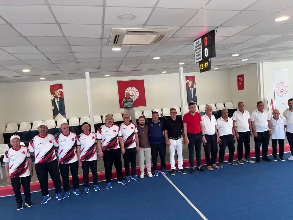 Kıymetli büyüklerimize kocaman alkış!