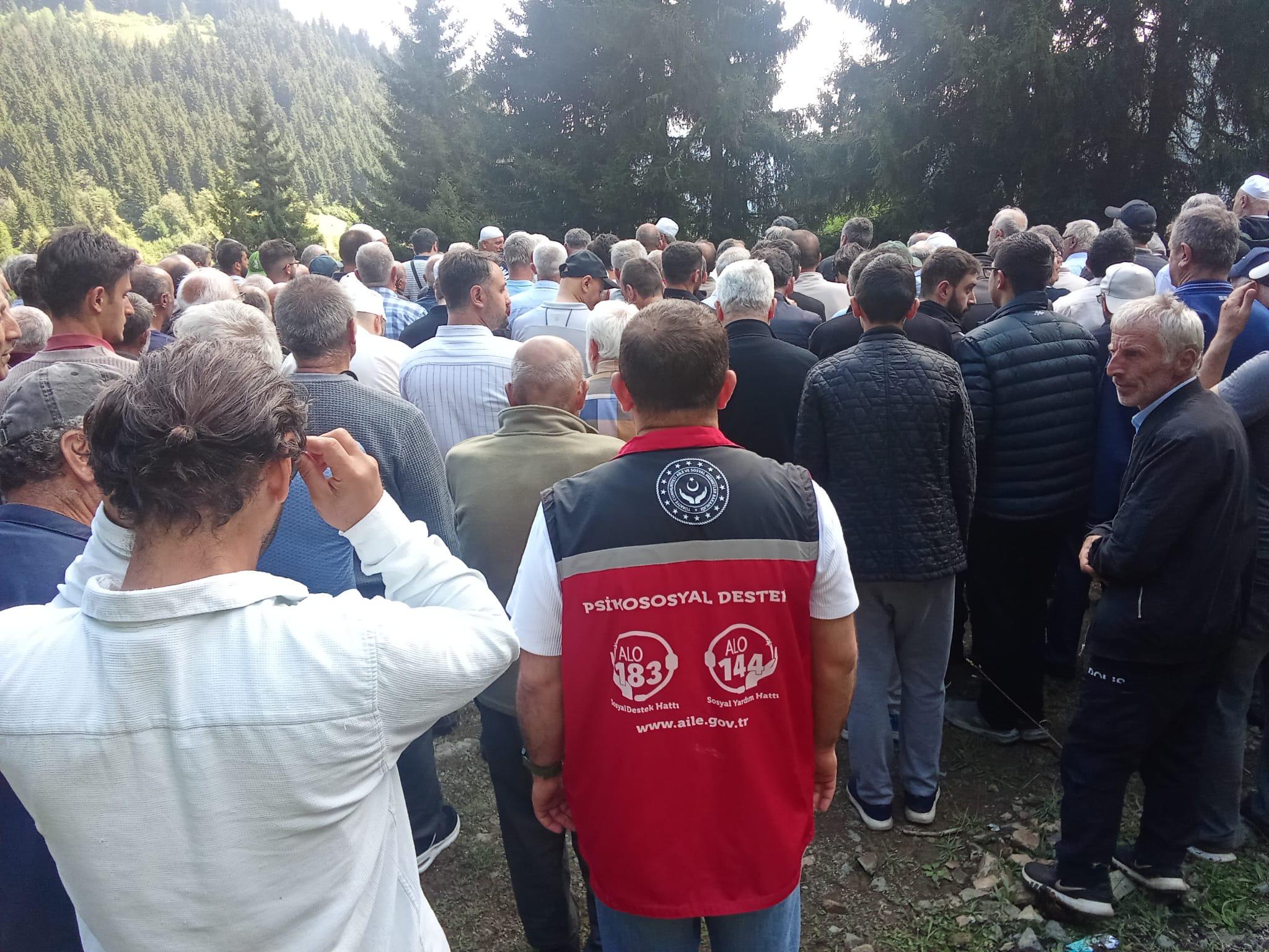 Aziz Şehidimiz Recep Genç’in Kıymetli Eşi Emine Genç Son Yolculuğuna Uğurlandı